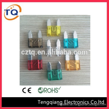 low profile mini blade fuse of electronic pieces